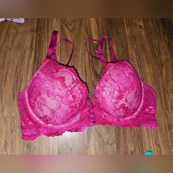 La Senza D34 Bras - Picture 8 of 9